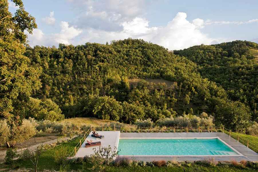 Agrotourisme avec piscine Assise. Vacances relax Eco Resort Gaiattone. Vacances de luxe