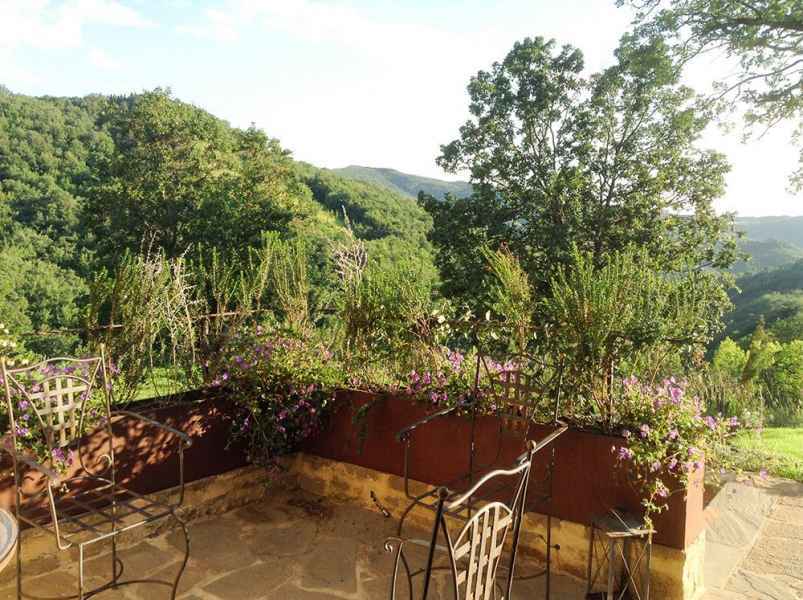 Assisi for rent luxury holiday apartments in organic farmhouse Gaiattone Assisi, Umbria, Italy