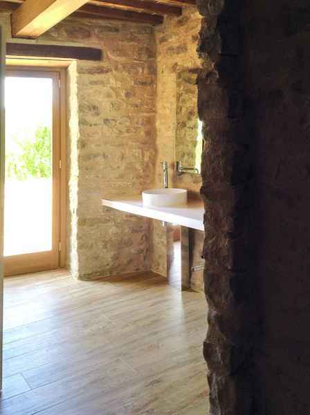 Bed & breakfast Assisi holidays apartments in ancient dwelling. Organic farmhouse holiday Gaiattone Umbria, Italy